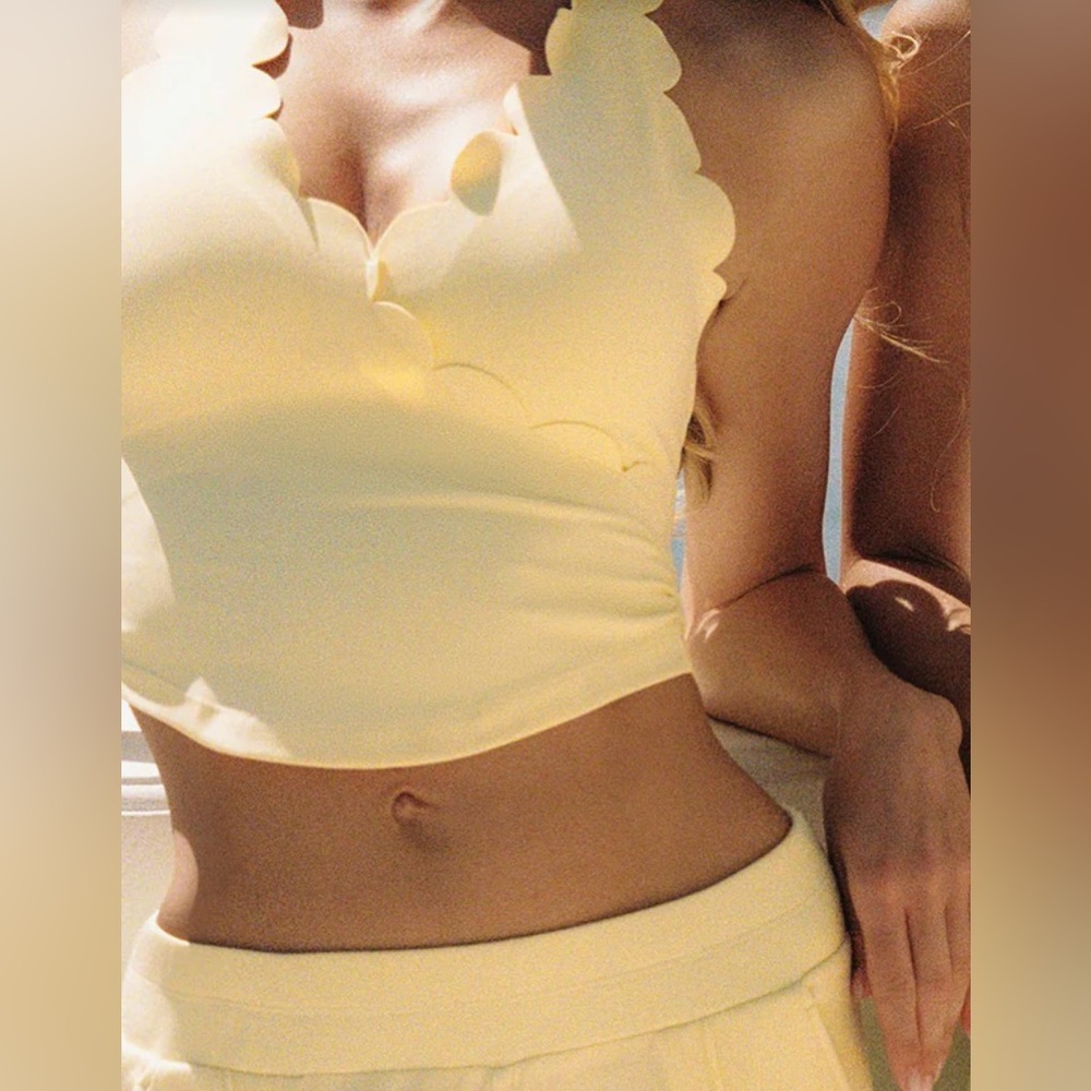 Scallop Halter Tank Top - Yellow - Picture 4 of 7